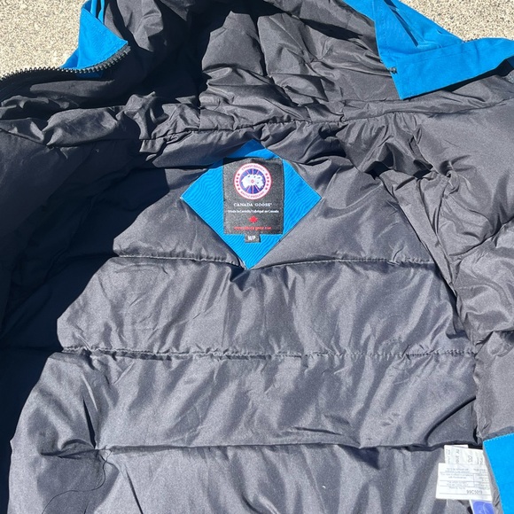 Canada Goose Jacket - Picture 4 of 5